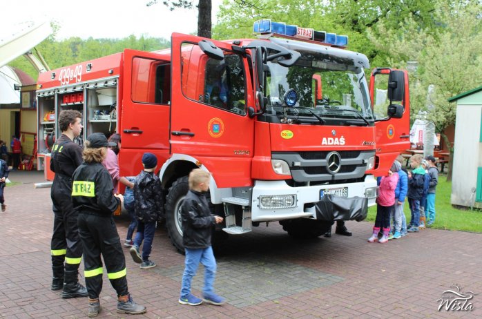Prezentacja samochodu bojowego strażaków